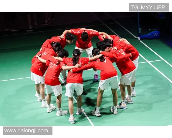 上海羽毛球队在世锦赛中的团队协作展现出卓越实力与默契配合